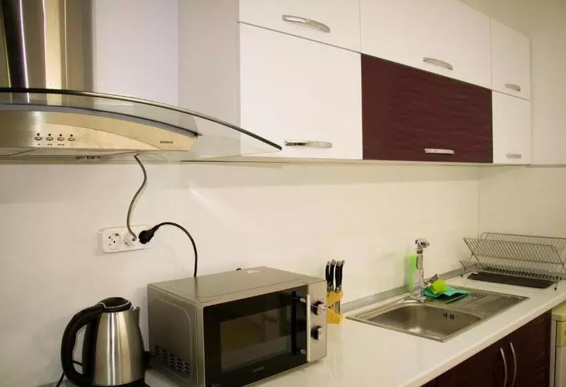 ペンション къща карби