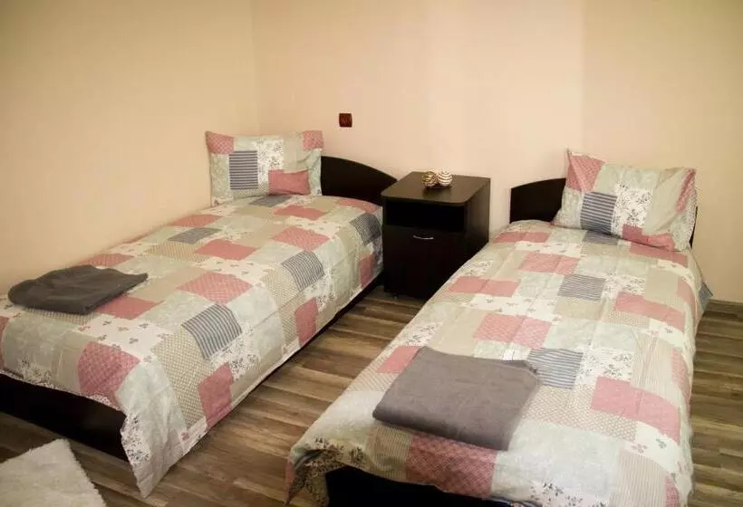 ペンション къща карби