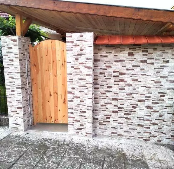 ペンション къща карби