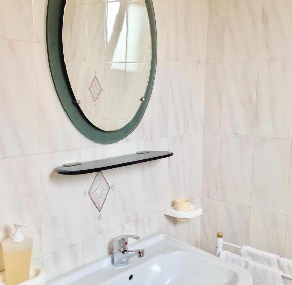 بنسيون Caramico Room