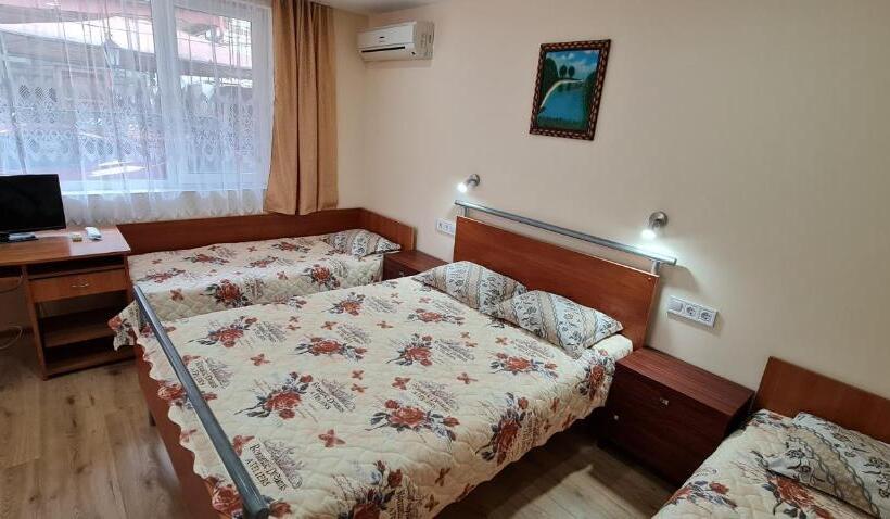 پانسیون Fema Guest House