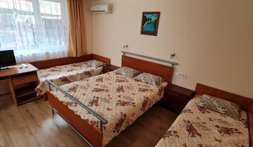 پانسیون Fema Guest House