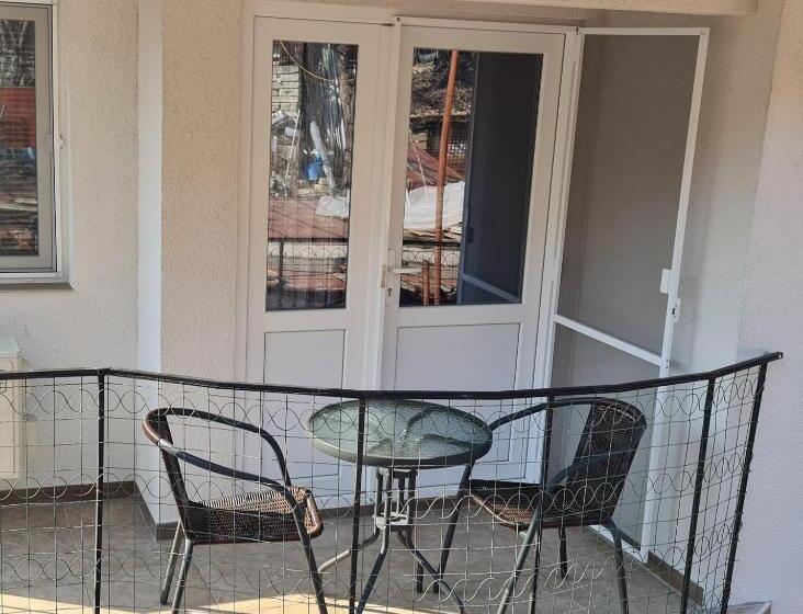 پانسیون Fema Guest House