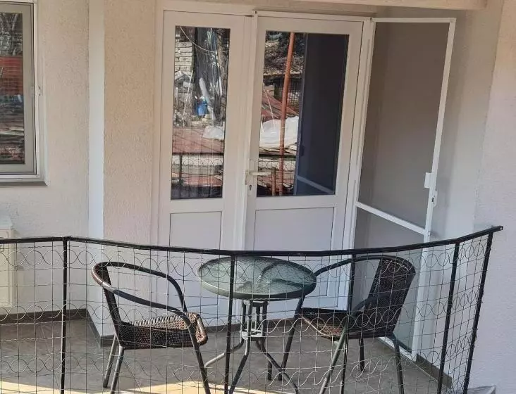 ペンション Fema Guest House