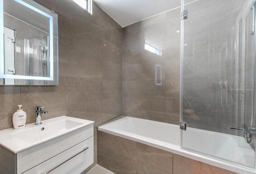 פנסיון Goldbeaters House