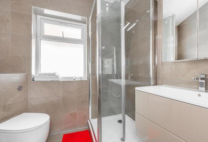 פנסיון Goldbeaters House