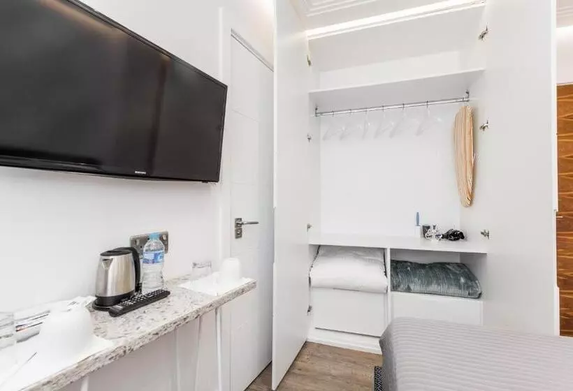 Majatalo Goldbeaters House