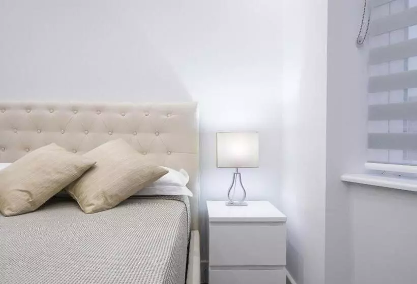 Majatalo Goldbeaters House