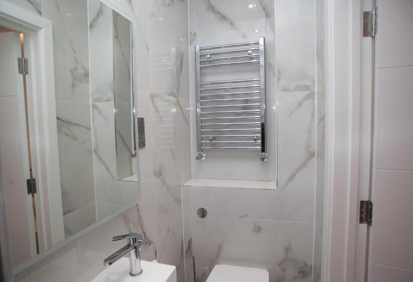 פנסיון Goldbeaters House