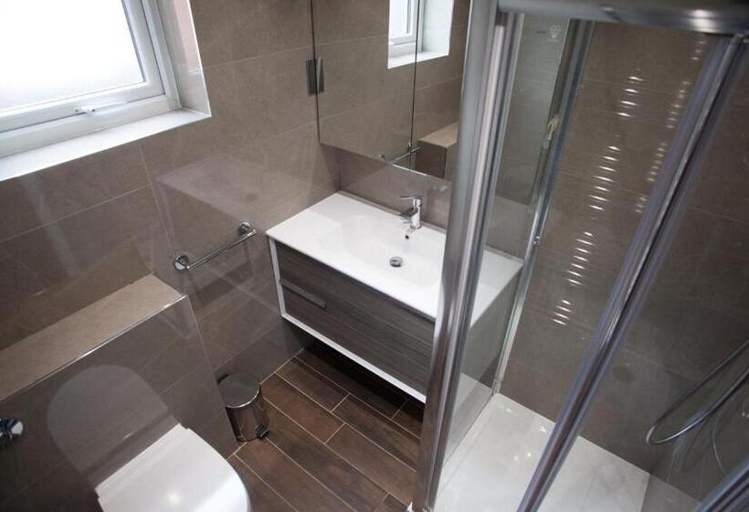 פנסיון Goldbeaters House