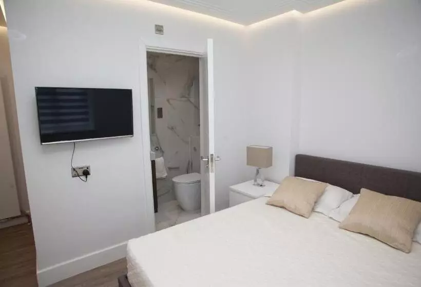 Majatalo Goldbeaters House