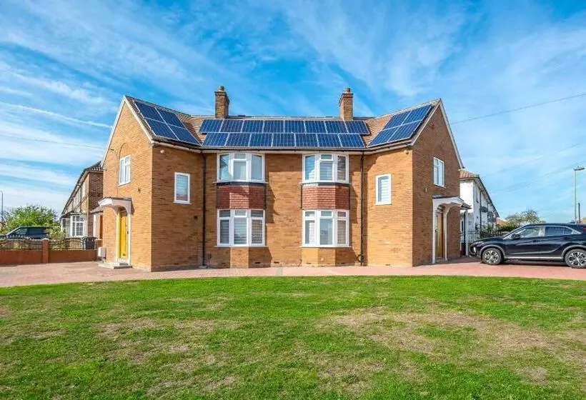 Majatalo Goldbeaters House