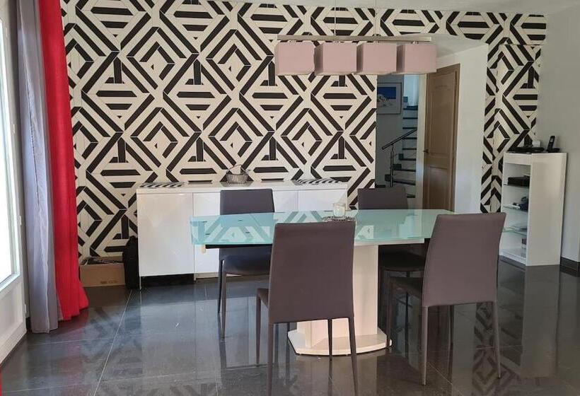 Ste Maxime Villa 5 Etoiles Piscine Chauffée Et Jacuzzi