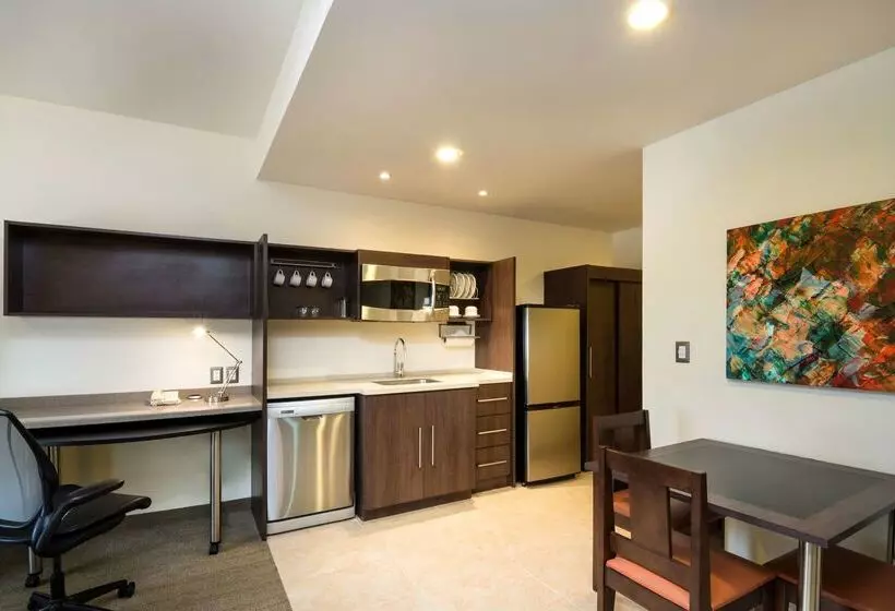 Отель Homewood Suites By Hilton Queretaro, Mexico