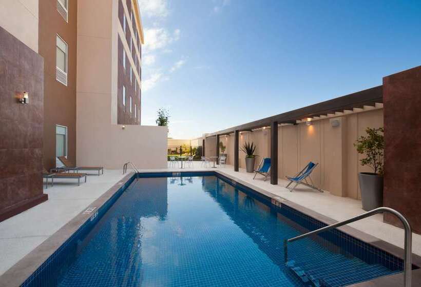 ホテル Homewood Suites By Hilton Queretaro, Mexico