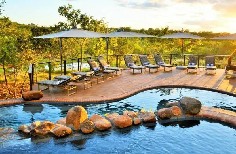 هتل Victoria Falls Safari Club