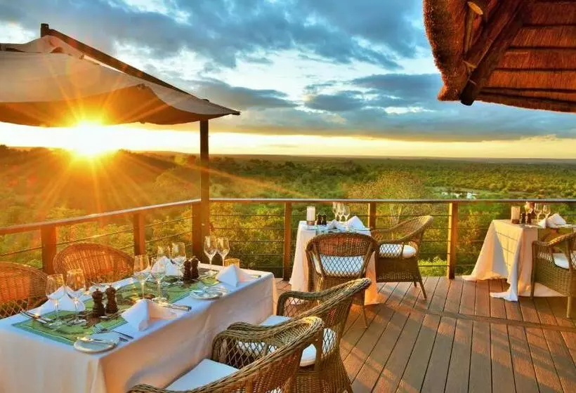 هتل Victoria Falls Safari Club