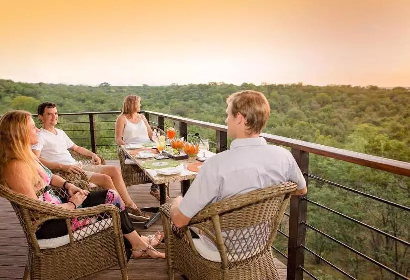 هتل Victoria Falls Safari Club
