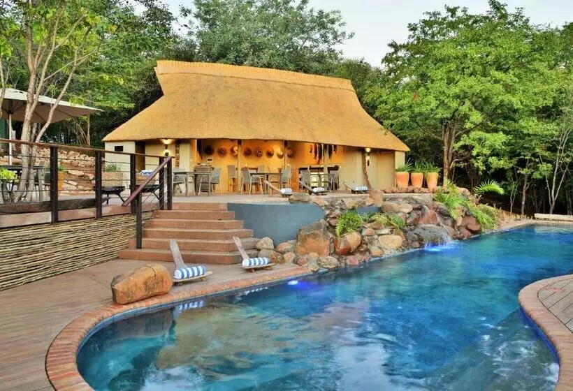 هتل Victoria Falls Safari Club