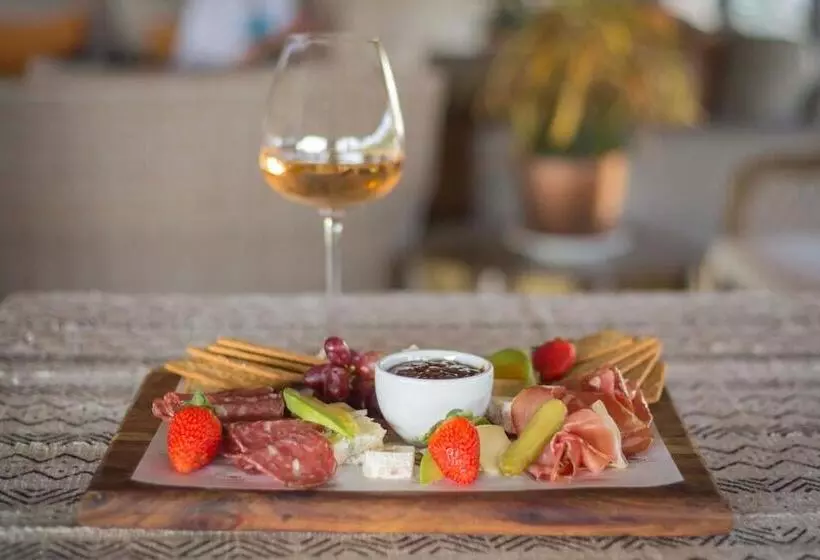 هتل Victoria Falls Safari Club