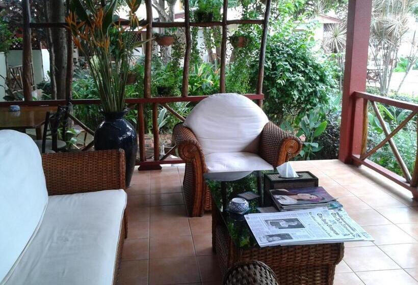 The Waterfront Hotel At Fishermans Village