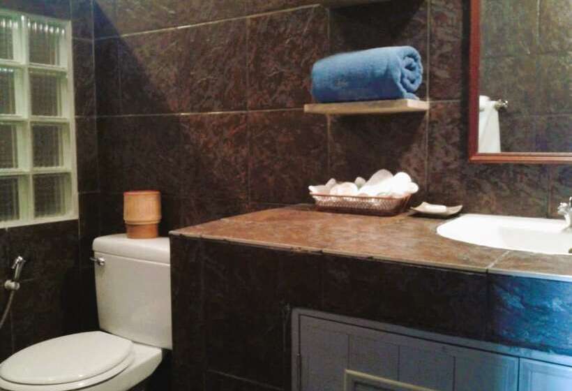 The Waterfront Hotel At Fishermans Village