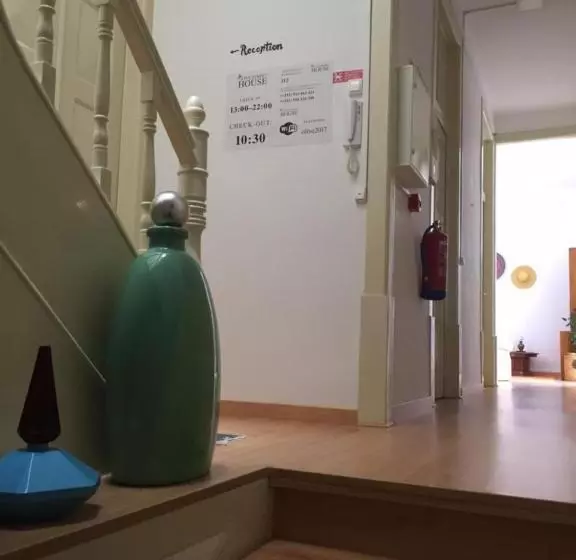 هاستل Olive Street House