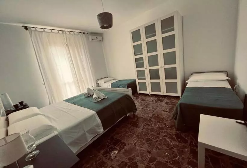 ベッドアンドブレックファースト Camelì Rooms & Holidays