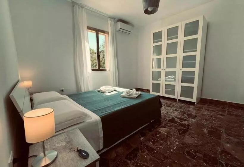 ベッドアンドブレックファースト Camelì Rooms & Holidays
