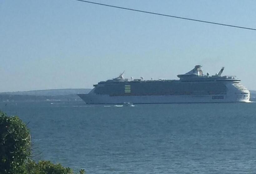 Bed and Breakfast Cove Cott