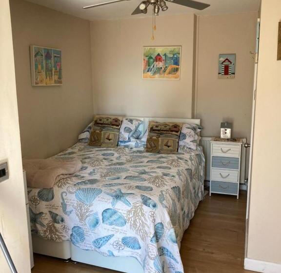 Bed and Breakfast Cove Cott