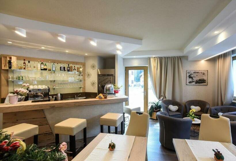 تختخواب و صبحانه Garní Emma