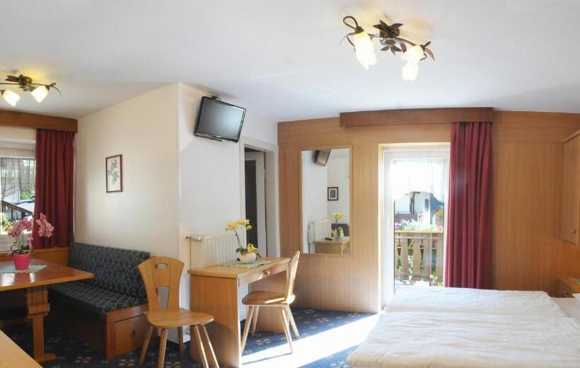 تختخواب و صبحانه Garní Emma