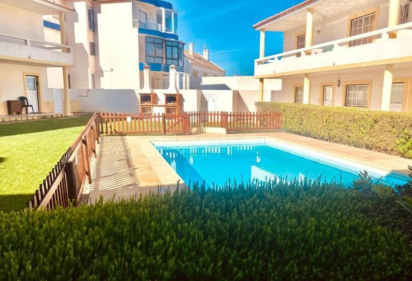 Carlos House Baleal Beach, Sunny Balcony, Shared Pool