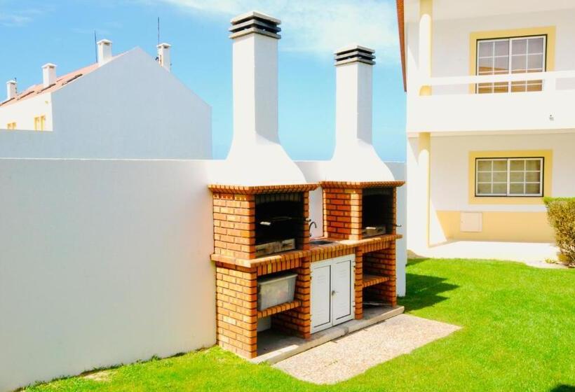 Carlos House Baleal Beach, Sunny Balcony, Shared Pool