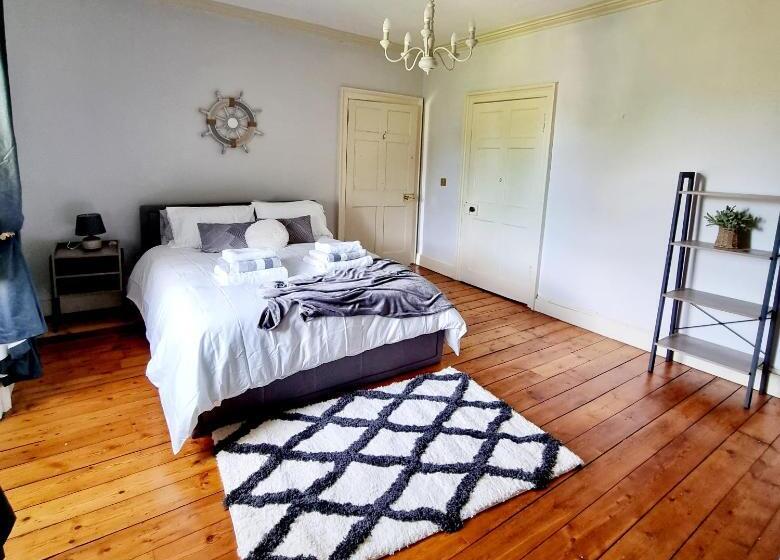 Luxury 5 Bed Villa   Winfields House