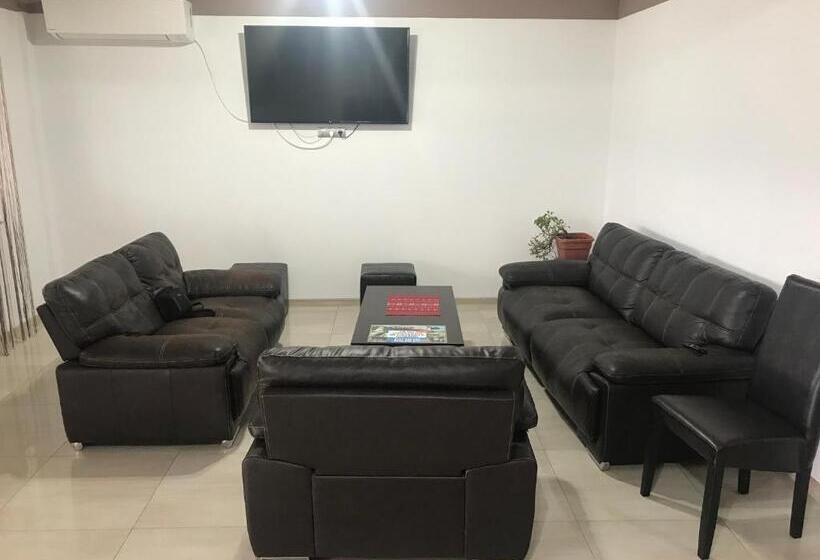 פנסיון Casa Alle