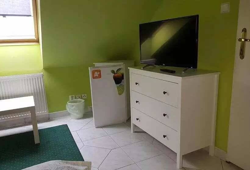 ペンション Penzión Kormoš