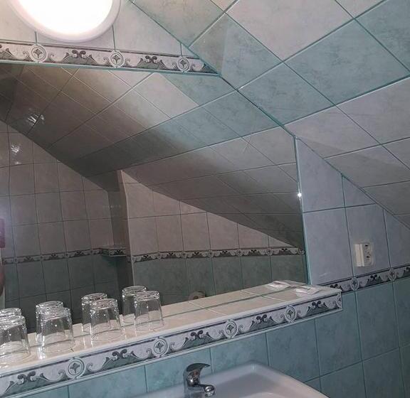 ペンション Penzión Kormoš