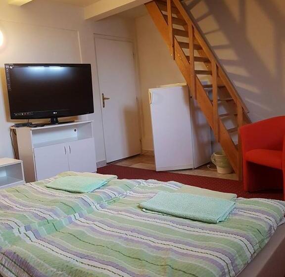 ペンション Penzión Kormoš