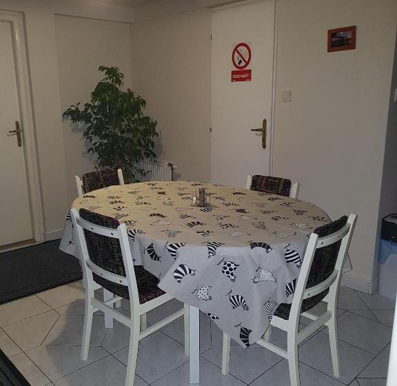 ペンション Penzión Kormoš