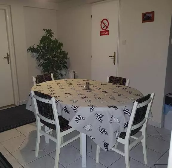 ペンション Penzión Kormoš