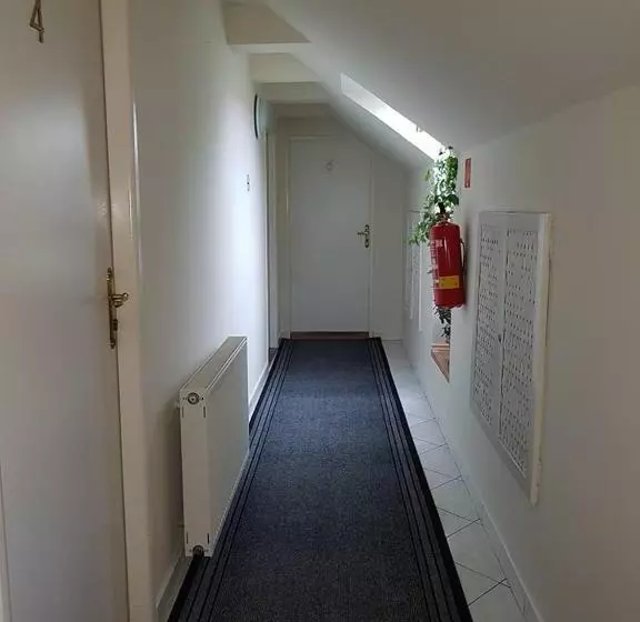 ペンション Penzión Kormoš