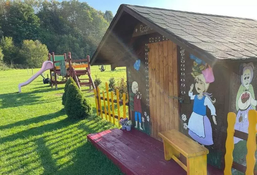 Majatalo Penzión Pod Troma Korunami