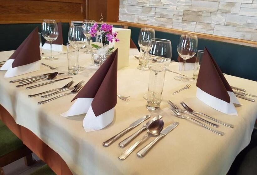 호스텔 Gasthof Restaurant Steirereck N