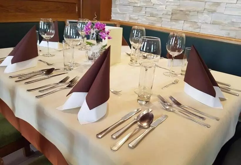 Retkeilymaja Gasthof Restaurant Steirereck N