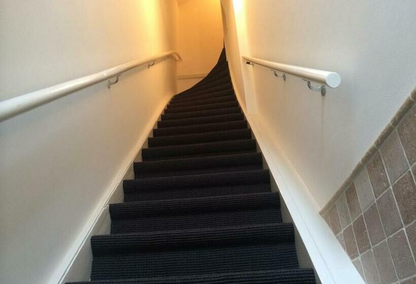 민박 Nine Streets Inn