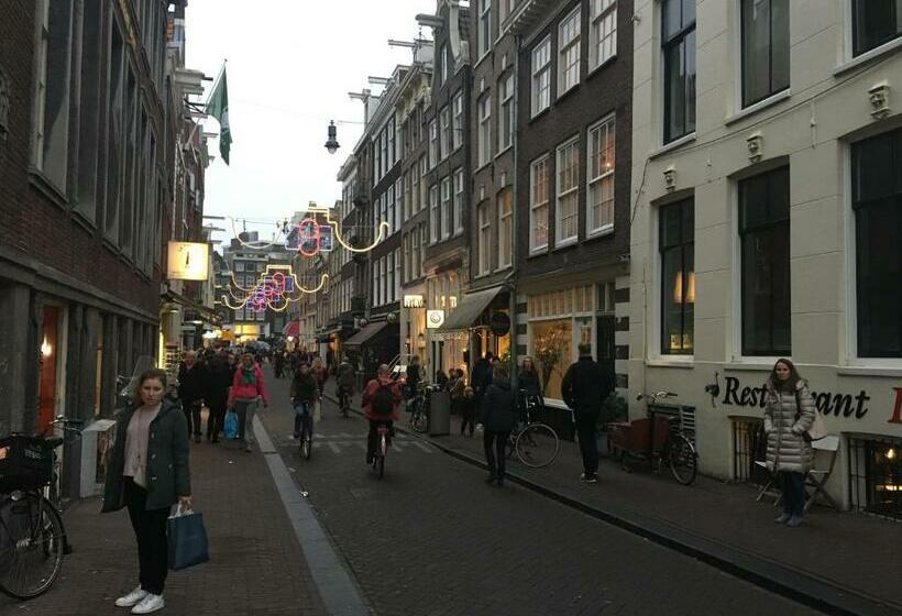 민박 Nine Streets Inn