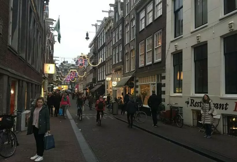 Aamiaismajoitus (B&B) Nine Streets Inn