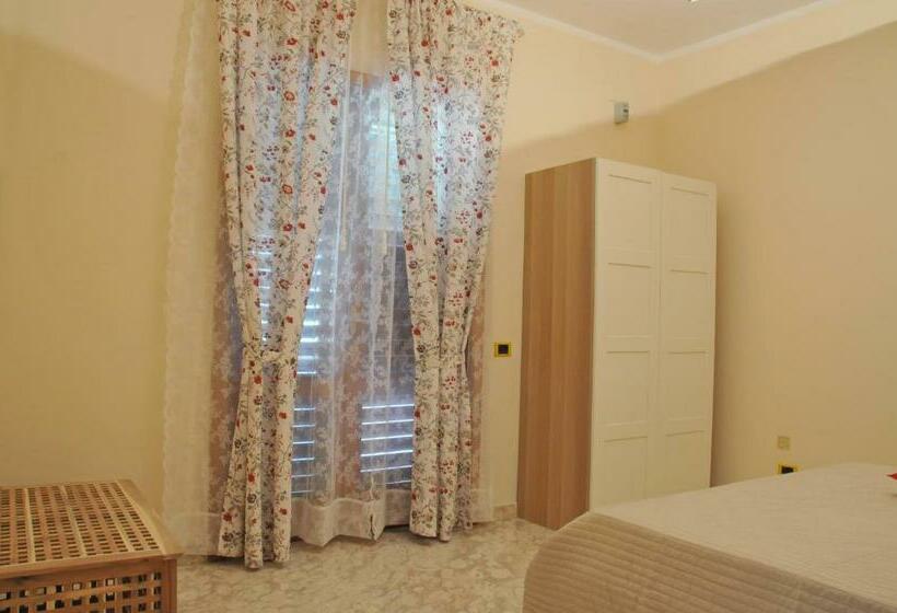 تختخواب و صبحانه Paestum Rosae